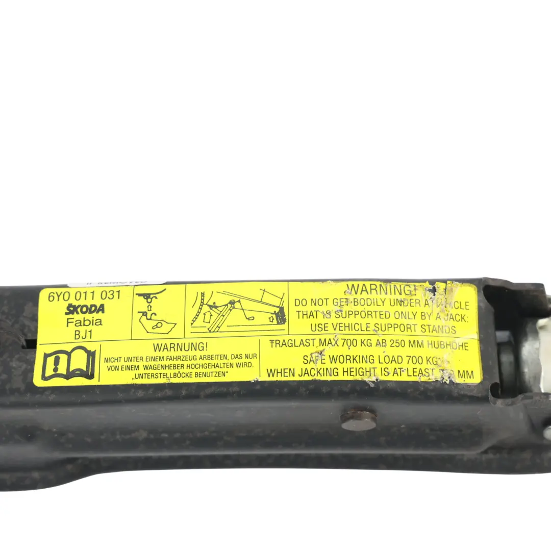 MK1 6Y Cric Sollevatore Auto Attrezzo per Skoda Fabia con numero di parte 6Y0011031 Skoda Fabia MK1 6Y Cric Sollevatore Auto Attrezzo - SKU 6Y0011031 - Numero di parte 6Y0011031
