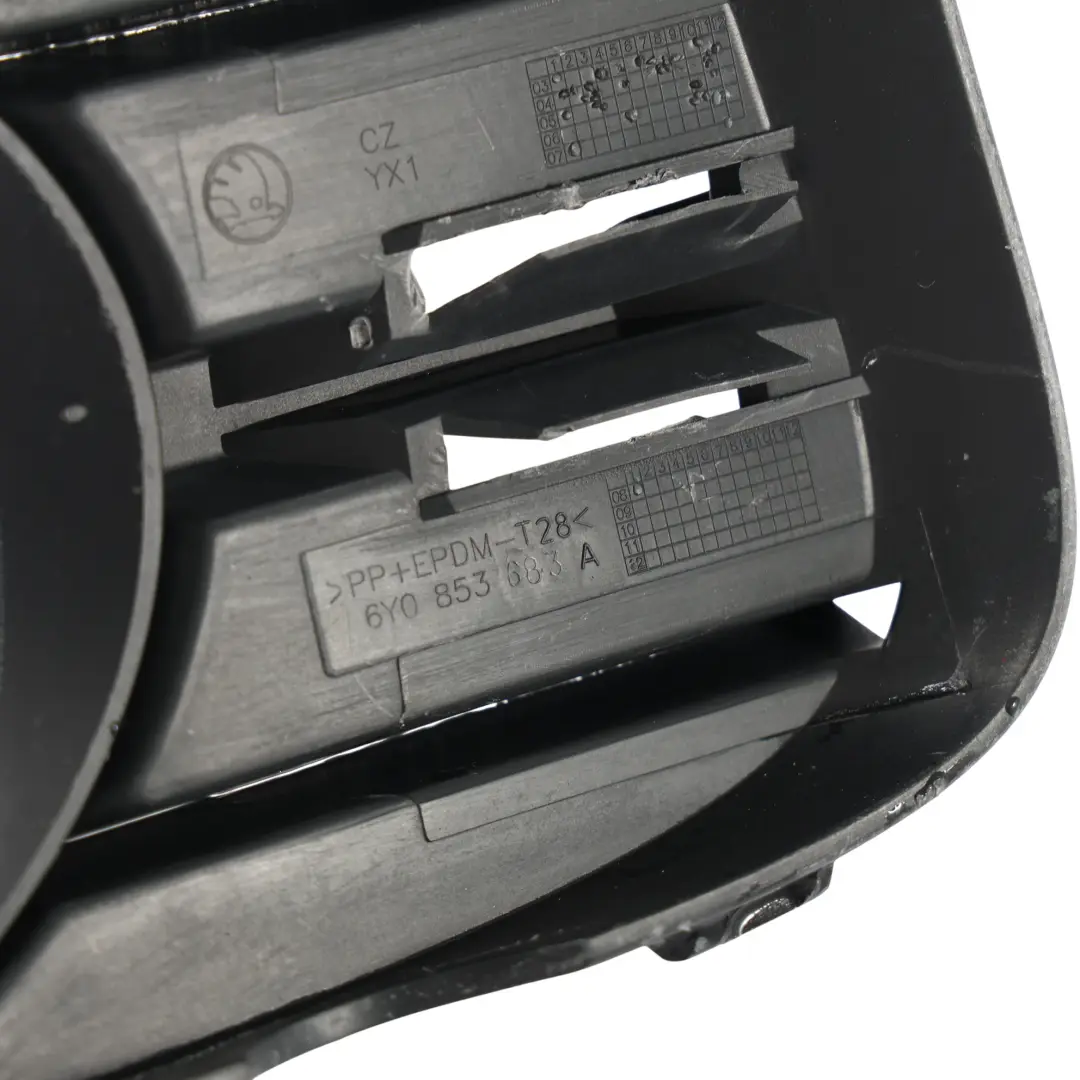 6Y RS Lewa Czarna Kratka Zderzaka Przedniego do Skoda Fabia o numerze 6Y0853683A Skoda Fabia 6Y RS Lewa Czarna Kratka Zderzaka Przedniego - SKU 6Y0853683A-1 - Numer Części 6Y0853683A