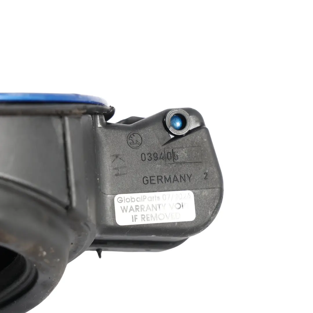 6Y Tapa Cubierta Carcasa Combustible Azul Madra Race 8X para Skoda Fabia con número de pieza 6Y6809857 Skoda Fabia 6Y Tapa Cubierta Carcasa Combustible Azul Madra Race 8X - SKU 6Y6809857-MDR - Número de pieza 6Y6809857