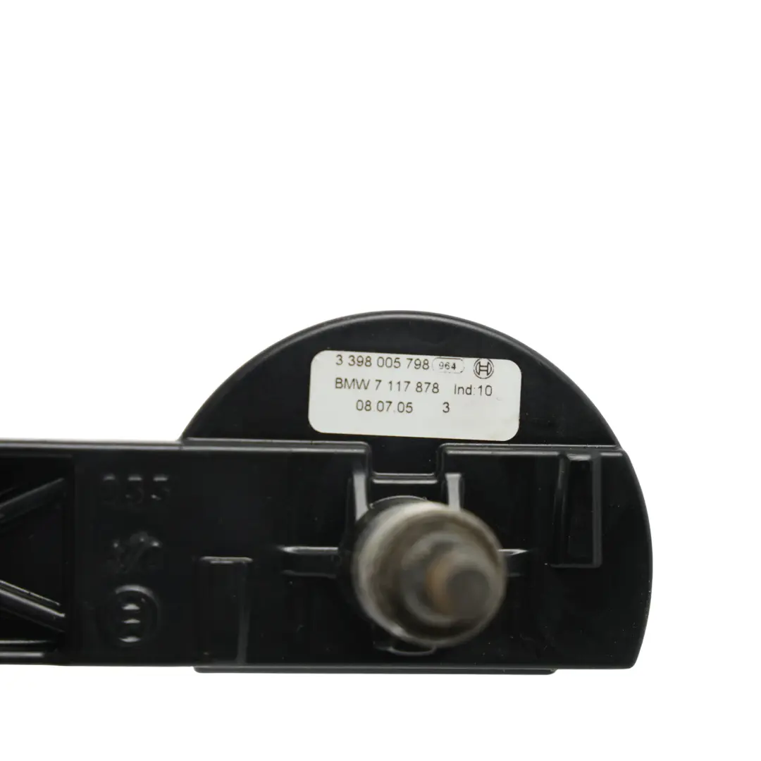 Arbre Pivot Essuie-Glace Vitre Arrière pour BMW E61 à propos du numéro de pièce 7117878 BMW E61 Arbre Pivot Essuie-Glace Vitre Arrière - SKU 7117878 - Numéro de pièce 7117878