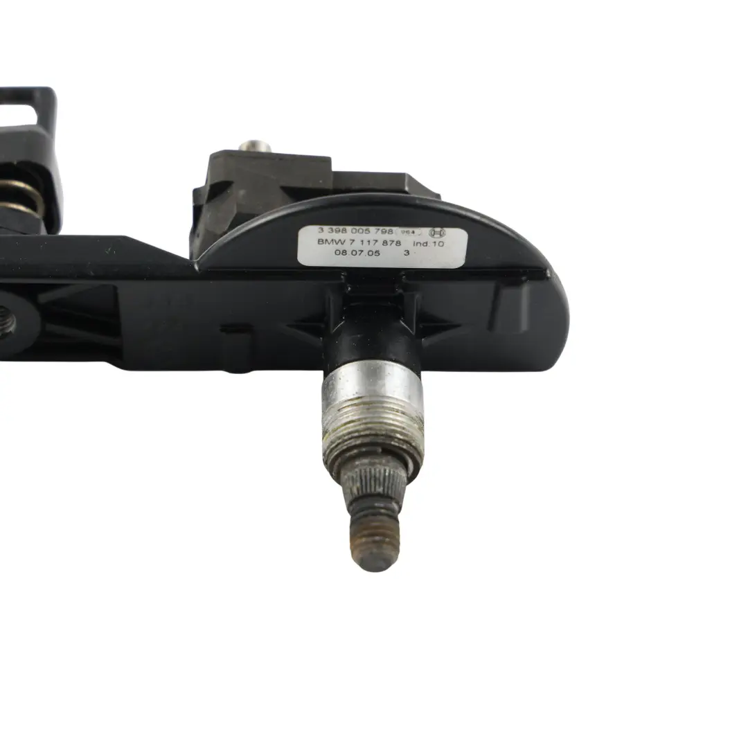 Window Wiper Shaft Pivot Point to BMW E61 Rear with Part number 7117878 BMW E61 Rear Window Wiper Shaft Pivot Point - SKU 7117878 - Part number 7117878
