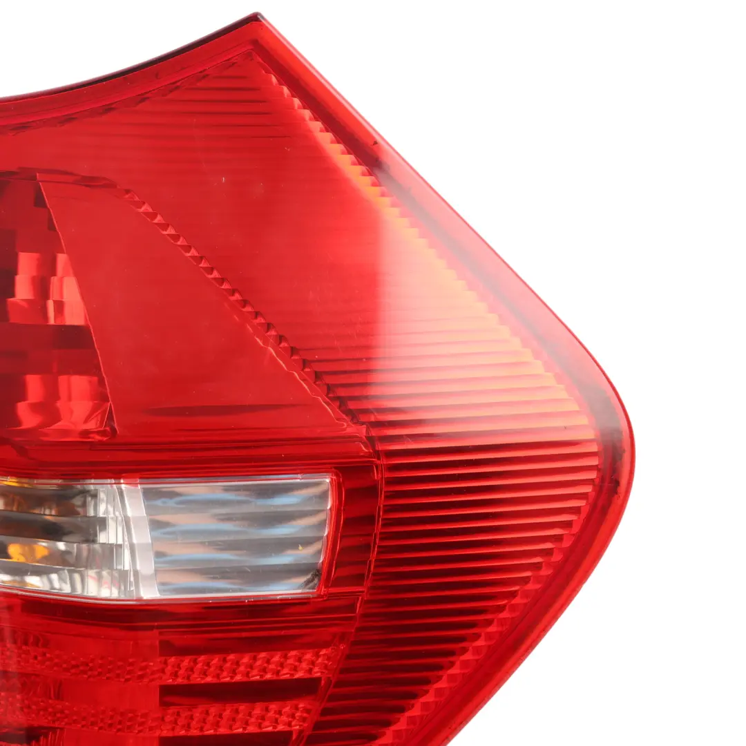 Lampa tylna prawa prawy tył do BMW E81 E87 LCI o numerze 7164956 BMW E81 E87 LCI Lampa tylna prawa prawy tył - SKU 7164956-2 - Numer Części 7164956