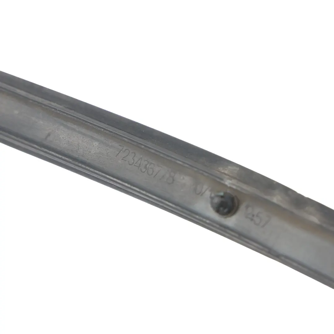 Guarnizione Gomma Cofano Motore Anteriore 7234368 per BMW X3 F25 con numero di parte 7234367 BMW X3 F25 Guarnizione Gomma Cofano Motore Anteriore 7234368 - SKU 7234367 - Numero di parte 7234367