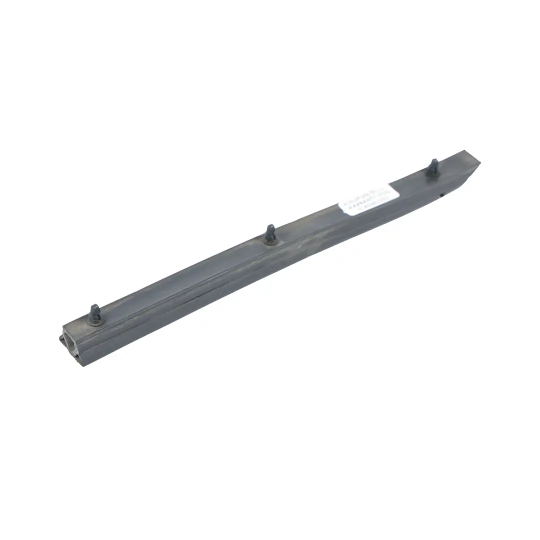 Guarnizione Gomma Cofano Motore Anteriore 7234368 per BMW X3 F25 con numero di parte 7234367 BMW X3 F25 Guarnizione Gomma Cofano Motore Anteriore 7234368 - SKU 7234367 - Numero di parte 7234367