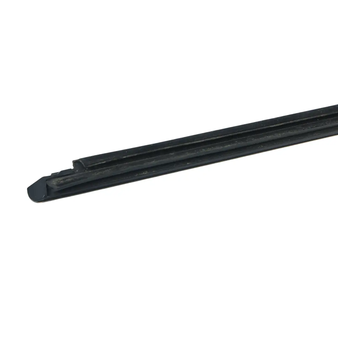 Guarnizione Vetro Porta Anteriore Destra Nero per Mini F56 con numero di parte 7299992 Mini F56 Guarnizione Vetro Porta Anteriore Destra Nero - SKU 7299992-1 - Numero di parte 7299992