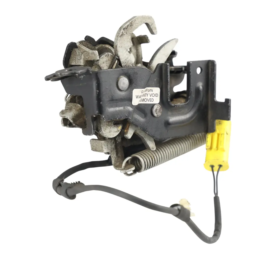 G38 Zamek Maski Prawy do BMW F90 F91 G14 G15 G16 G30 G31 G32 o numerze 7347411 BMW F90 F91 G14 G15 G16 G30 G31 G32 G38 Zamek Maski Prawy - SKU 7347411 - Numer Części 7347411