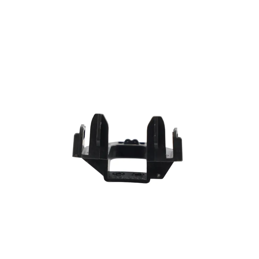 Soporte Cámara Vista Trasera para BMW F40 F44 G20 G21 G42 con número de pieza 7405635 BMW F40 F44 G20 G21 G42 Soporte Cámara Vista Trasera - SKU 7405635 - Número de pieza 7405635