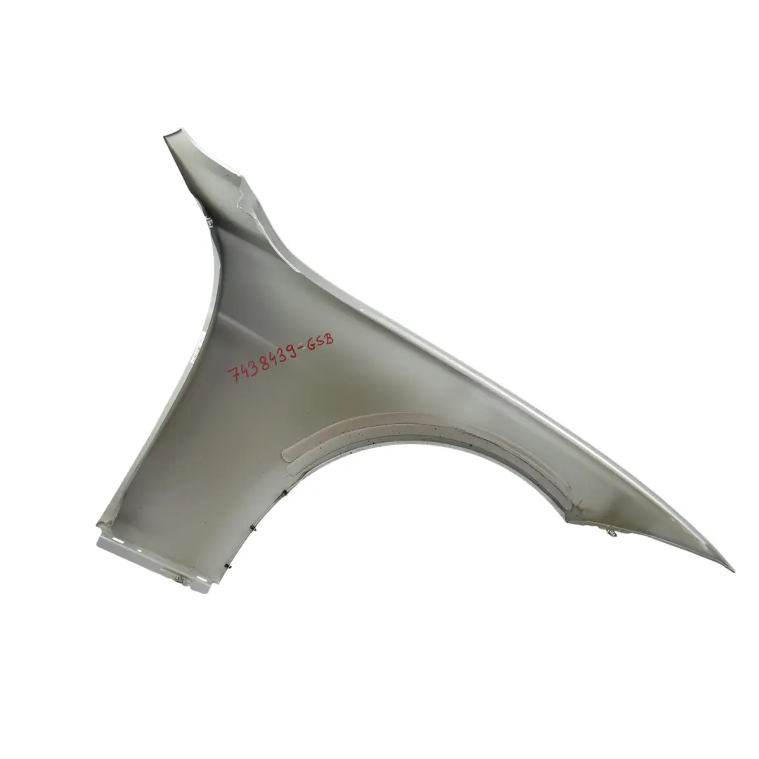 Seitenwand Kotflügel Vorne Links Gletscher Silber Metallic A83 für BMW F30 F31 mit Teilenummer 7438439 BMW F30 F31 Seitenwand Kotflügel Vorne Links Gletscher Silber Metallic A83 - SKU 7438439-GSB - Teilenummer 7438439