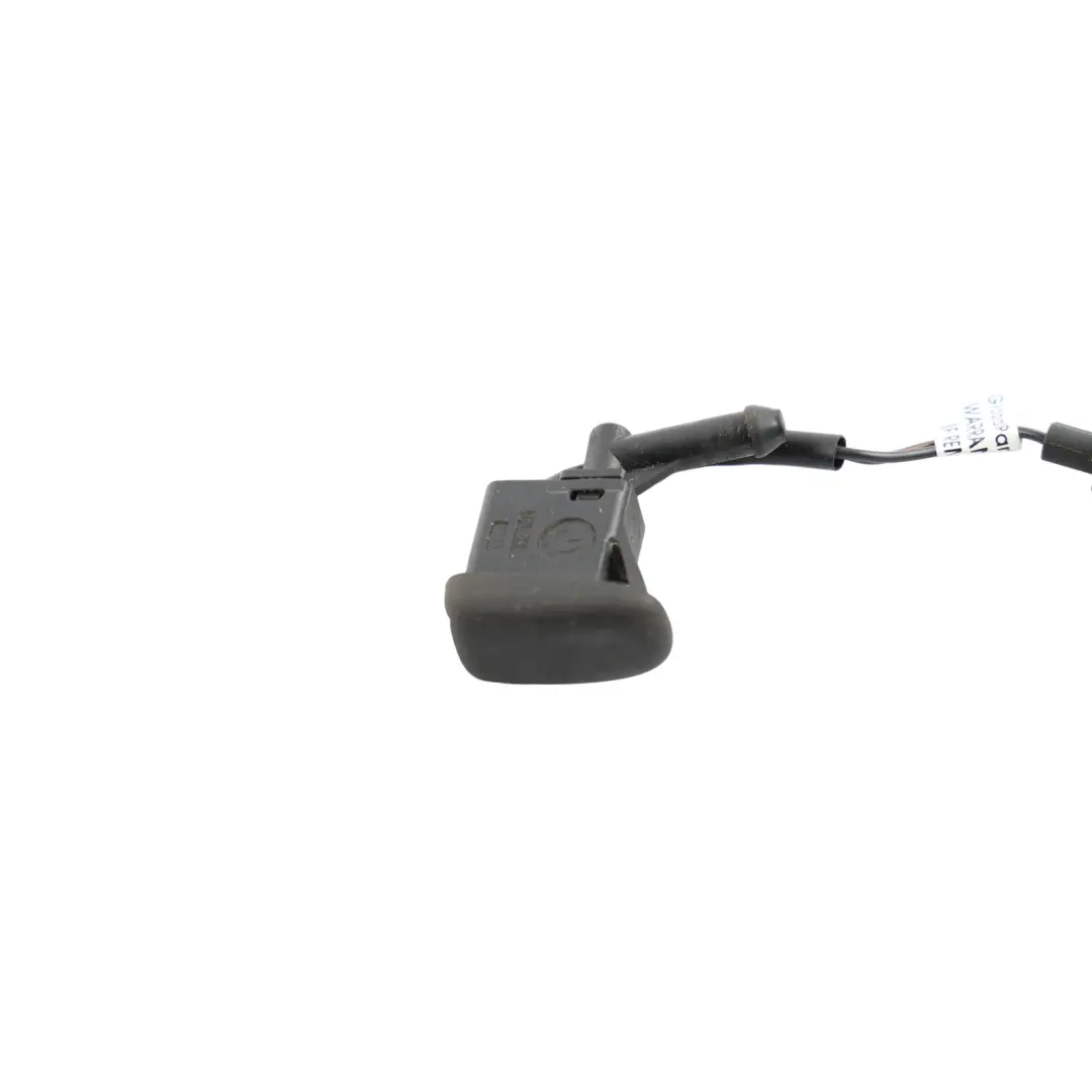 Ugello Spruzzatore Lavaggio Parabrezza Anteriore Riscaldato per BMW E46 con numero di parte 7832026 BMW E46 Ugello Spruzzatore Lavaggio Parabrezza Anteriore Riscaldato - SKU 7832026 - Numero di parte 7832026