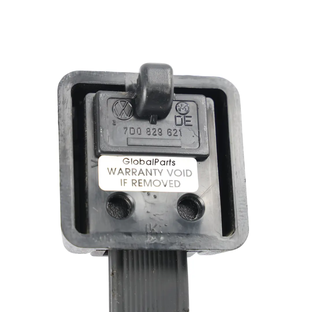 Volkswagen Caddy Mk3 Transporter T4 Tailgate Handle Pull Cord - SKU 7D0829621 - Part number 7D0829621
