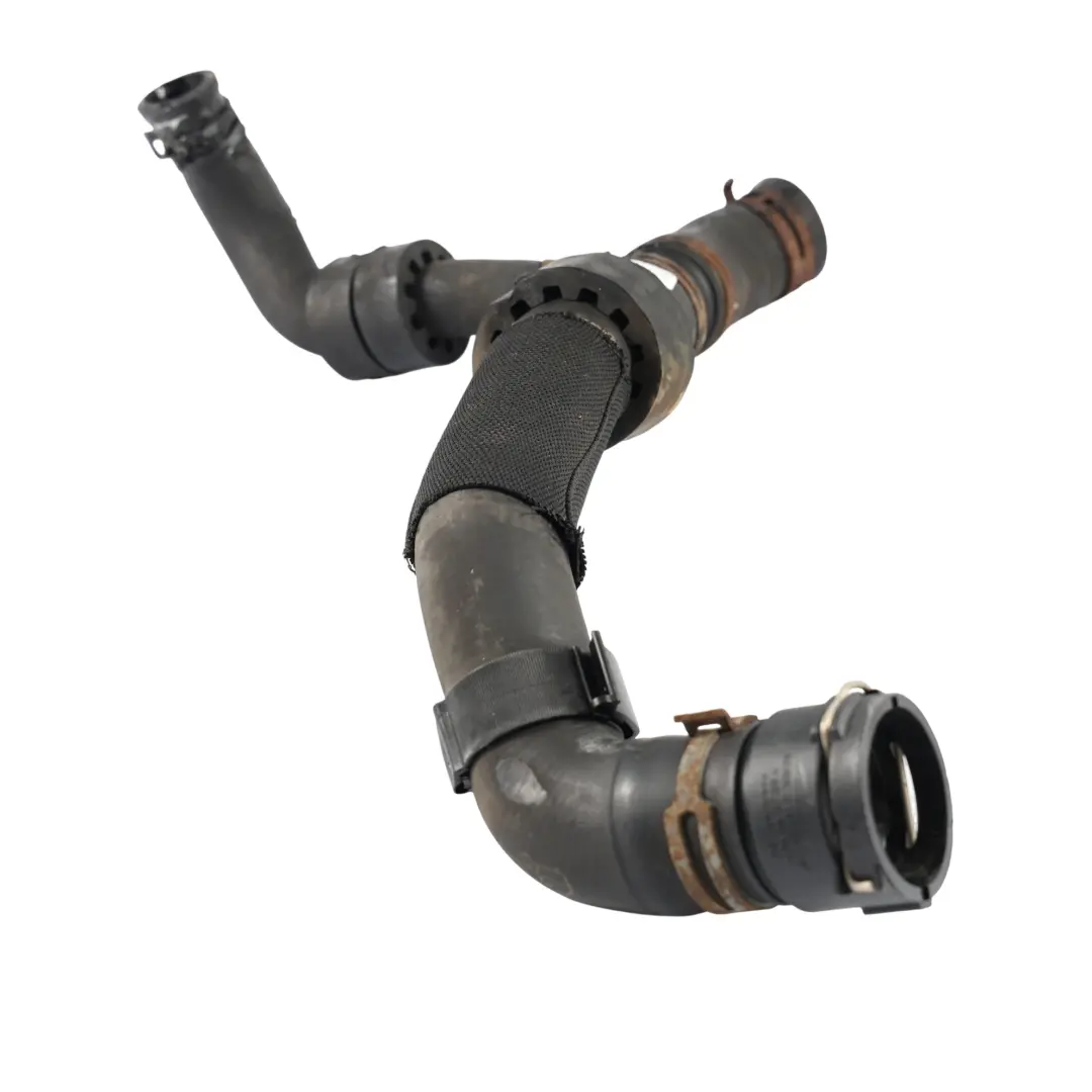 Tubo Manguera Refrigerante Agua 2.0 TDI para Volkswagen Transporter T5 T6 con número de pieza 7E0122051M Volkswagen Transporter T5 T6 Tubo Manguera Refrigerante Agua 2.0 TDI - SKU 7E0122051M - Número de pieza 7E0122051M