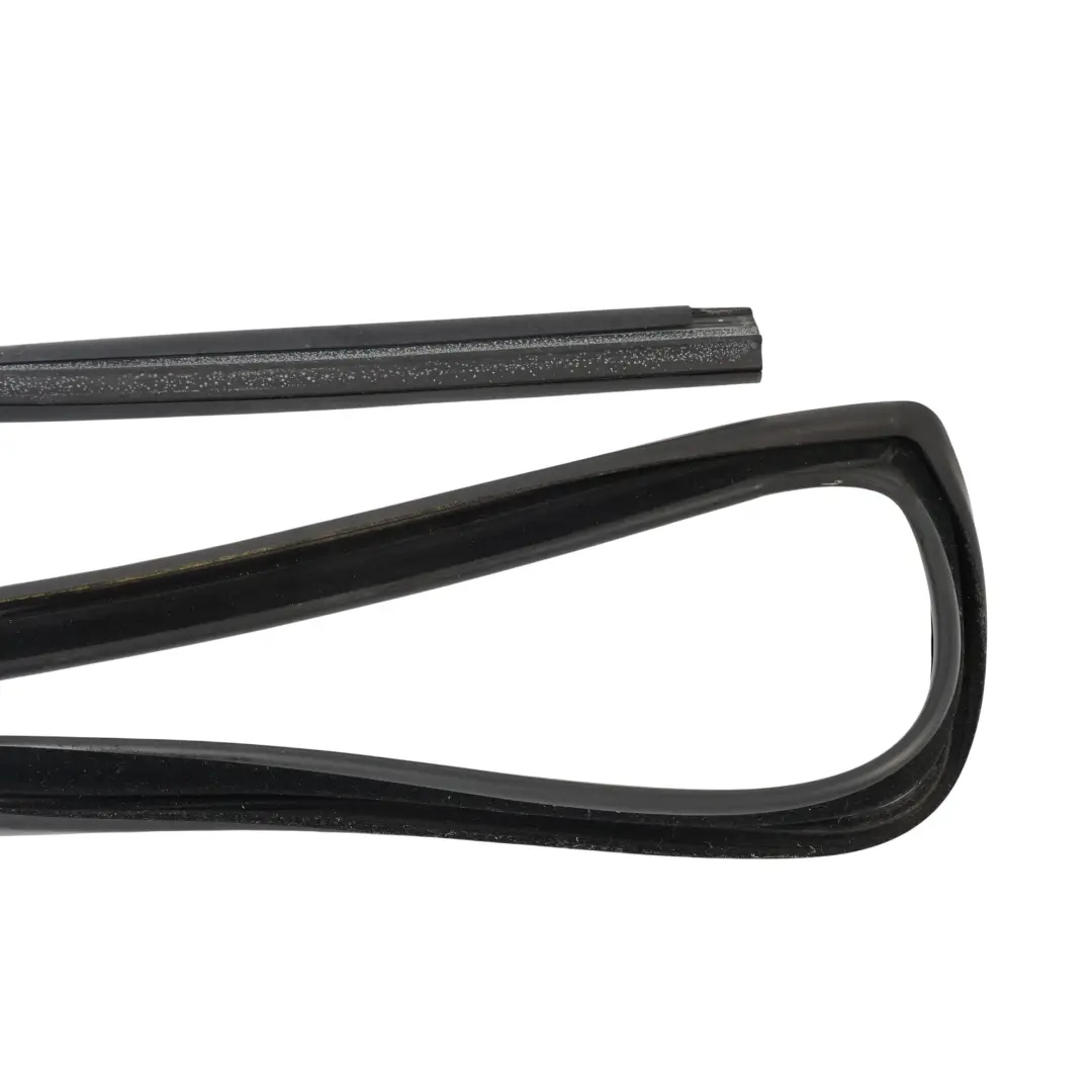 Joint Caoutchouc Guide Vitre Droit pour Volkswagen Transporter T5 à propos du numéro de pièce 7E0837434D Volkswagen Transporter T5 Joint Caoutchouc Guide Vitre Droit - SKU 7E0837434D - Numéro de pièce 7E0837434D