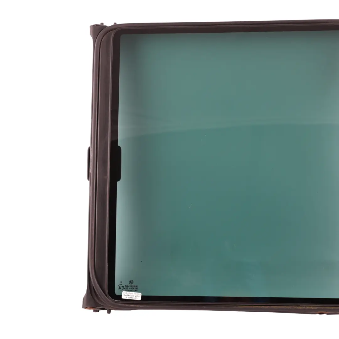 Sliding Side Door Window Glass Right O/S AS2 to VW Transporter T5 with Part number 7E0847758B VW Transporter T5 Sliding Side Door Window Glass Right O/S AS2 - SKU 7E0847758B - Part number 7E0847758B