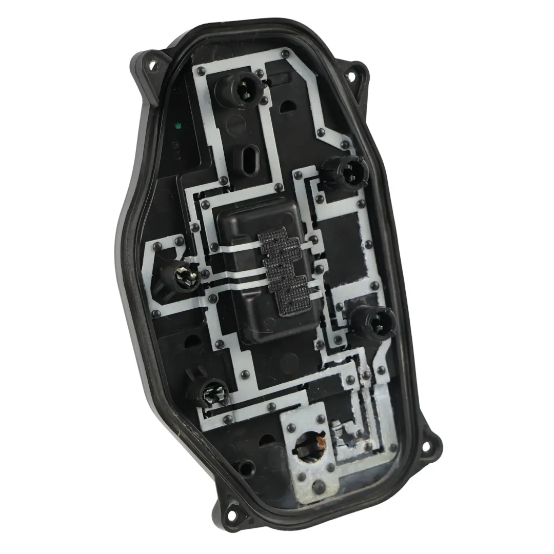 Portalámparas Luz Trasera Izquierdo para Volkswagen Transporter T6 con número de pieza 7E0945257B Volkswagen Transporter T6 Portalámparas Luz Trasera Izquierdo - SKU 7E0945257B - Número de pieza 7E0945257B