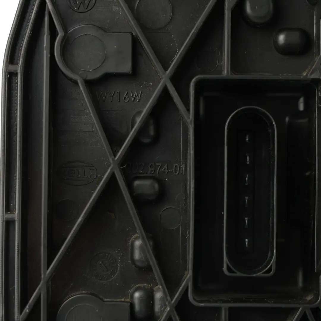 Portalámparas Luz Trasera Izquierdo para Volkswagen Transporter T6 con número de pieza 7E0945257B Volkswagen Transporter T6 Portalámparas Luz Trasera Izquierdo - SKU 7E0945257B - Número de pieza 7E0945257B
