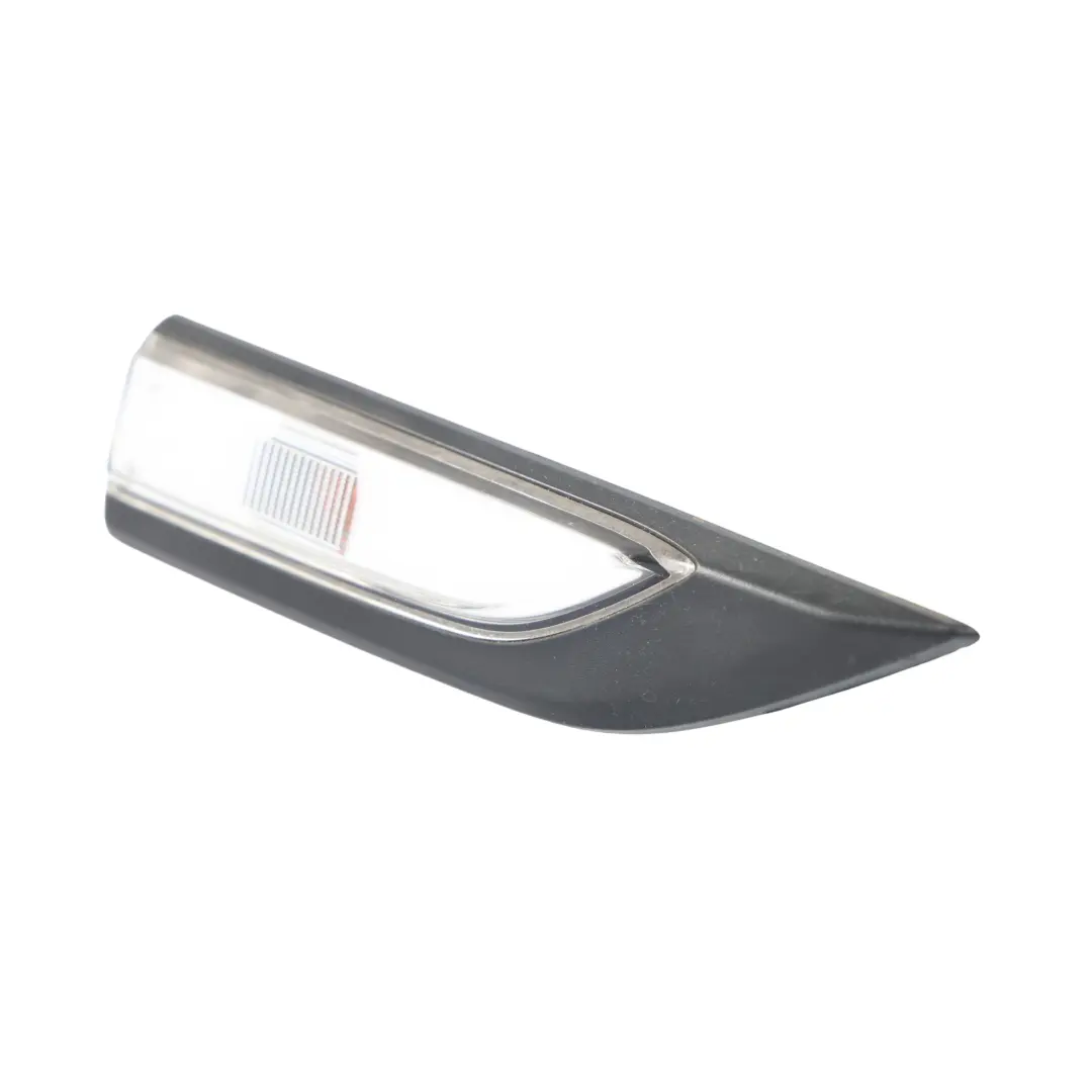 Indicador Lateral Delantero Derecho para Volkswagen Transporter T6 con número de pieza 7E0949102 Volkswagen Transporter T6 Indicador Lateral Delantero Derecho - SKU 7E0949102 - Número de pieza 7E0949102
