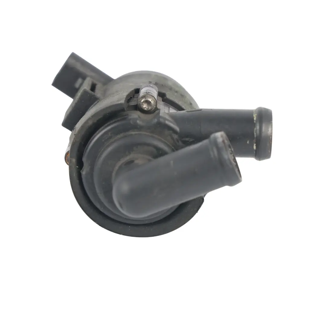 Pompa Acqua Aggiuntiva 7E0965561C per Volkswagen Transporter T6 T5 Camper con numero di parte 7E0963417B Volkswagen Transporter T6 T5 Camper Pompa Acqua Aggiuntiva 7E0965561C - SKU 7E0963417B - Numero di parte 7E0963417B