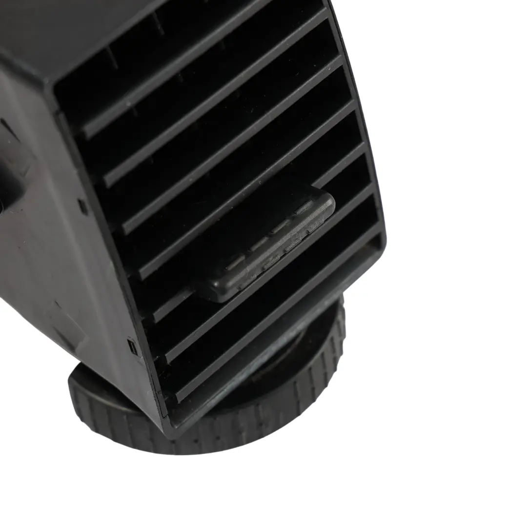 Dashboard Air Vent Middle Center Right O/S to Volkswagen Transporter T5 with Part number 7H0815706C Volkswagen Transporter T5 Dashboard Air Vent Middle Center Right O/S - SKU 7H0815706C - Part number 7H0815706C