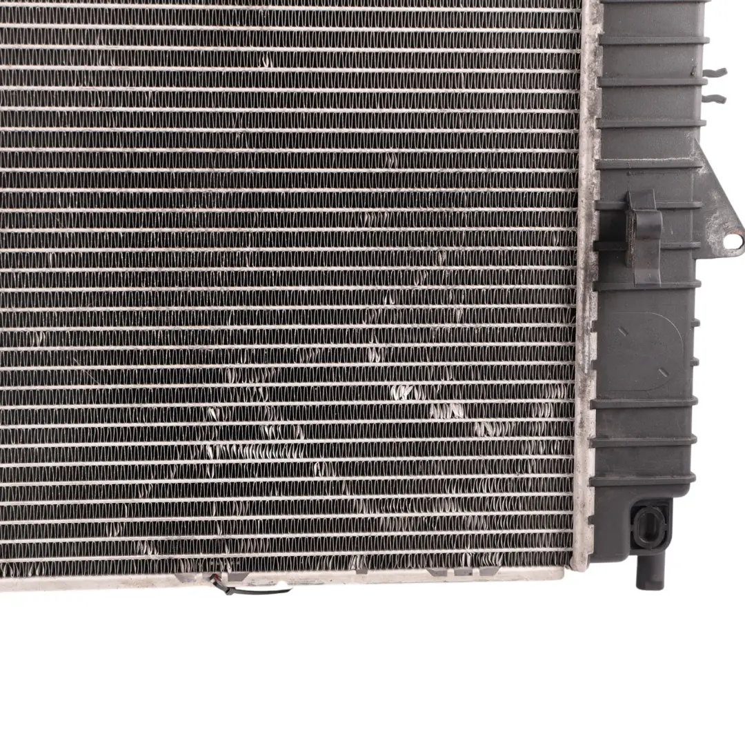 Water Coolant Radiator Cooling Unit to Land Rover Discovery 3 L319 with Part number 7H22-8T000-AA Land Rover Discovery 3 L319 Water Coolant Radiator Cooling Unit - SKU 7H22-8T000-AA - Part number 7H22-8T000-AA