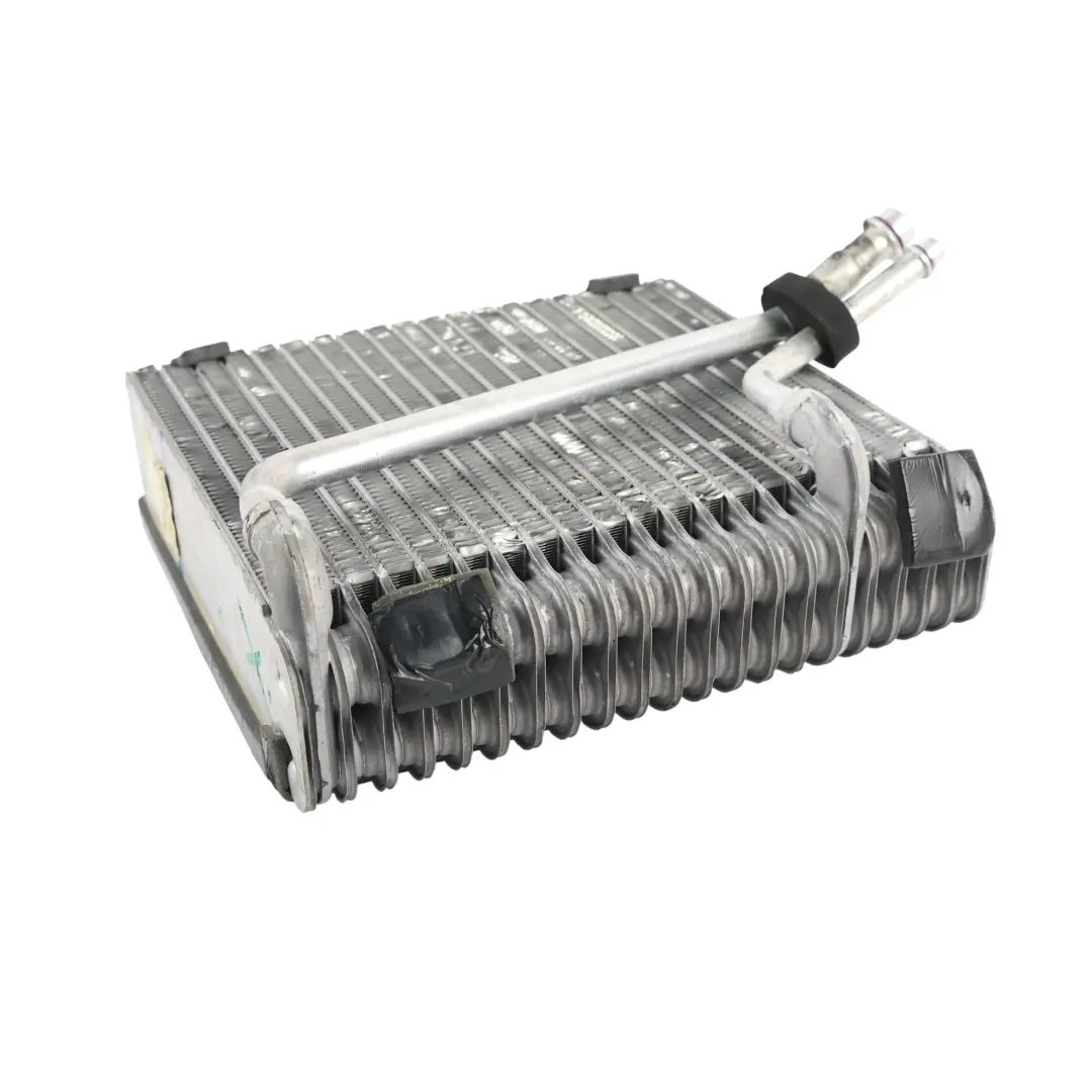 Radiatore Riscaldatore A/C 2.5 TDi per Volkswagen Transporter T5 con numero di parte 7H2820101A Volkswagen Transporter T5 Radiatore Riscaldatore A/C 2.5 TDi - SKU 7H2820101A - Numero di parte 7H2820101A