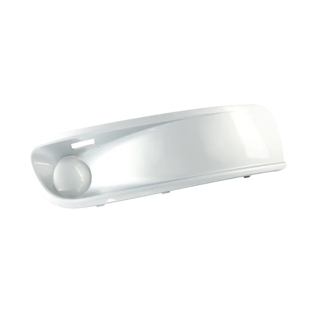Kratka Zderzaka Przednia Prawa do Volkswagen Transporter T5 o numerze 7H5807490A Volkswagen Transporter T5 Kratka Zderzaka Przednia Prawa - SKU 7H5807490A - Numer Części 7H5807490A