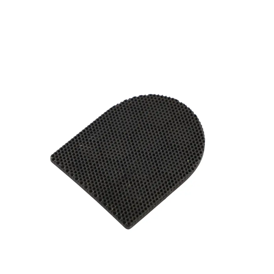 7L Lautsprecher Blende Vorne Rechts Schwarz für Volkswagen Touareg mit Teilenummer 7L6867062 Volkswagen Touareg 7L Lautsprecher Blende Vorne Rechts Schwarz - SKU 7L6867062 - Teilenummer 7L6867062