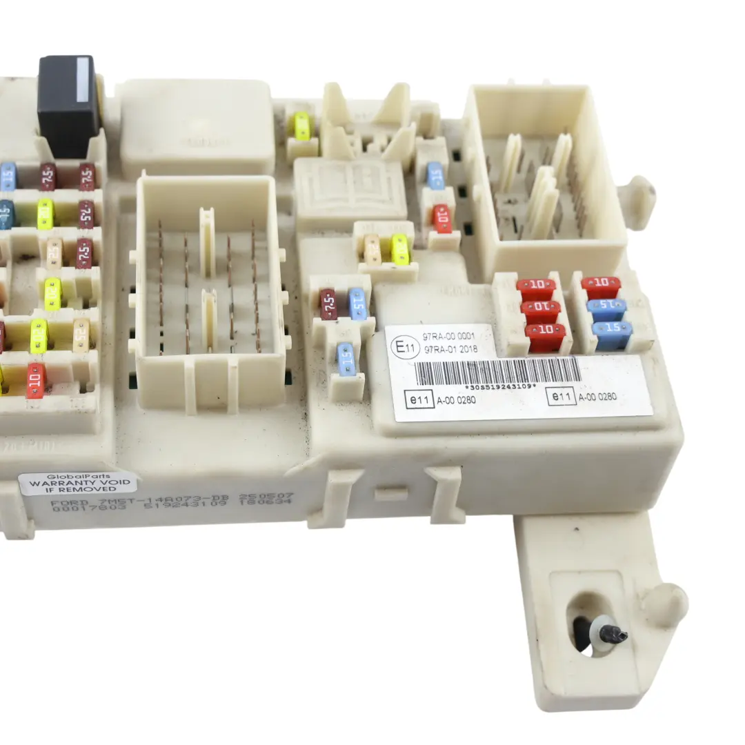 MK2 Modulo Controllo Carrozzeria BCM Scatola Fusibili per Ford Focus con numero di parte 7M5T-14A073-DB Ford Focus MK2 Modulo Controllo Carrozzeria BCM Scatola Fusibili - SKU 7M5T-14A073-DB - Numero di parte 7M5T-14A073-DB