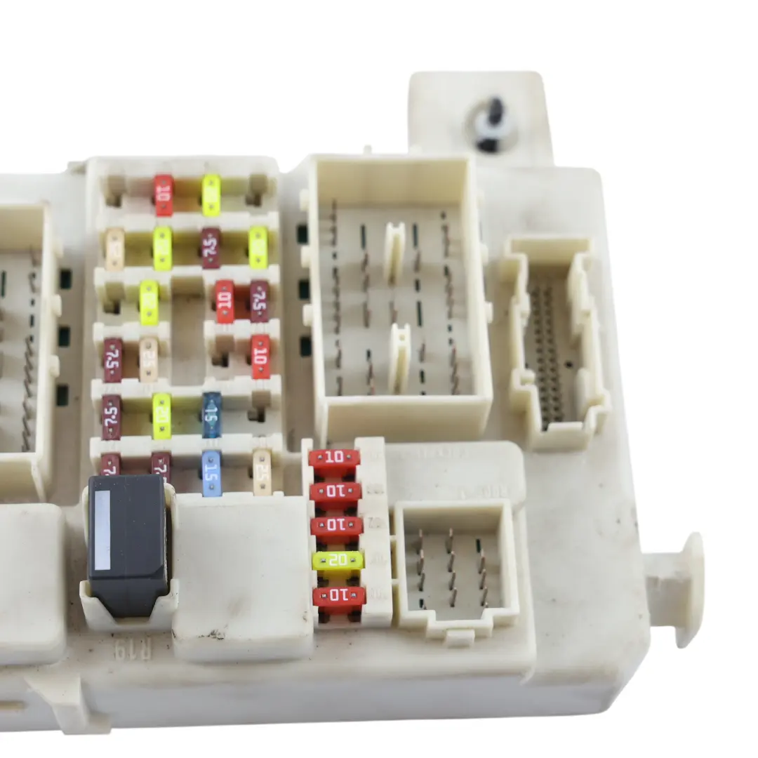 Ford Focus Mk2 Body Control Module BCM Fuse Box Unit - SKU 7M5T-14A073-DB - Part number 7M5T-14A073-DB