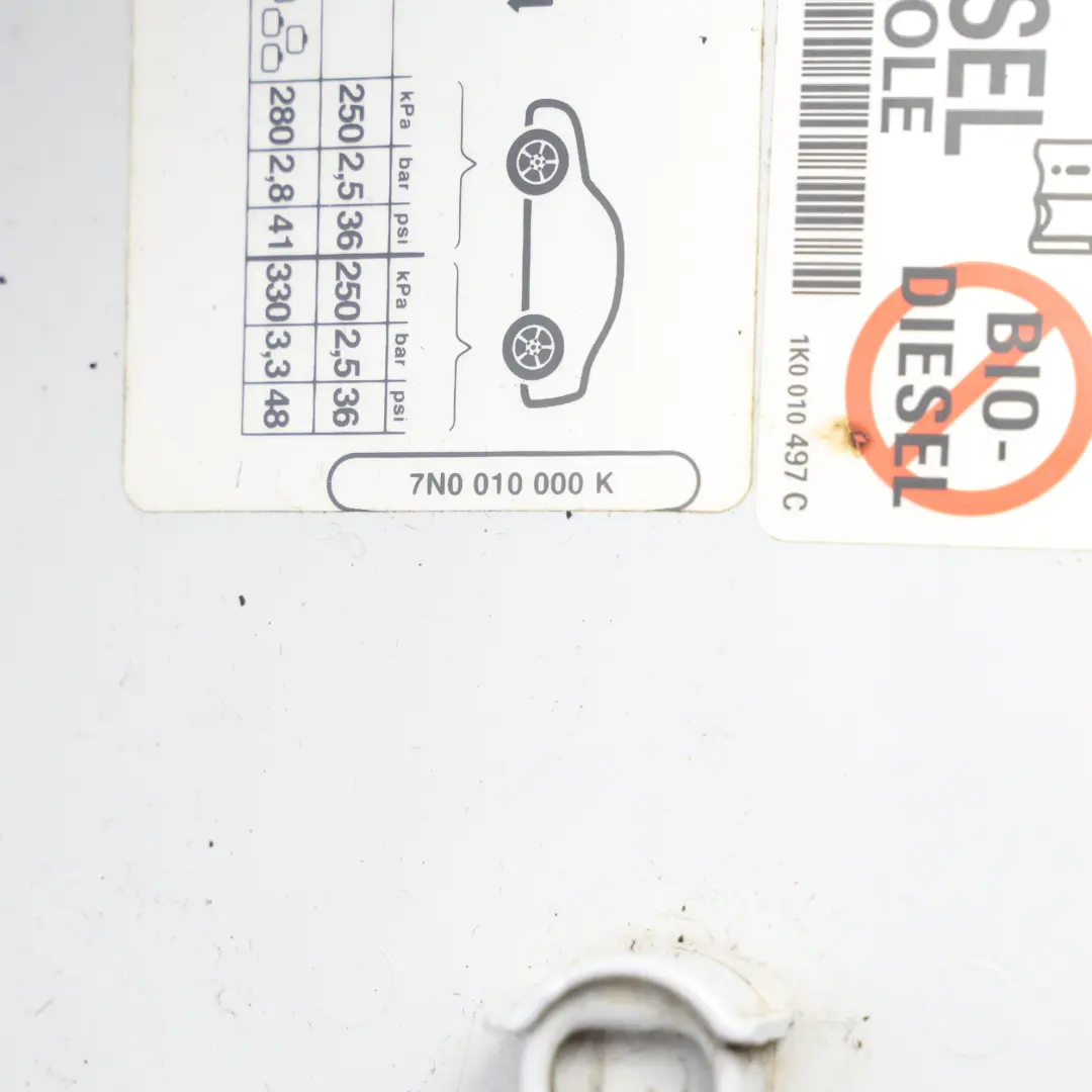 7N Fuel Filler Flap Cap Cover White Silver Metallic B9Z to Seat Alhambra with Part number 7N0809857A Seat Alhambra 7N Fuel Filler Flap Cap Cover White Silver Metallic B9Z - SKU 7N0809857A-WHS - Part number 7N0809857A
