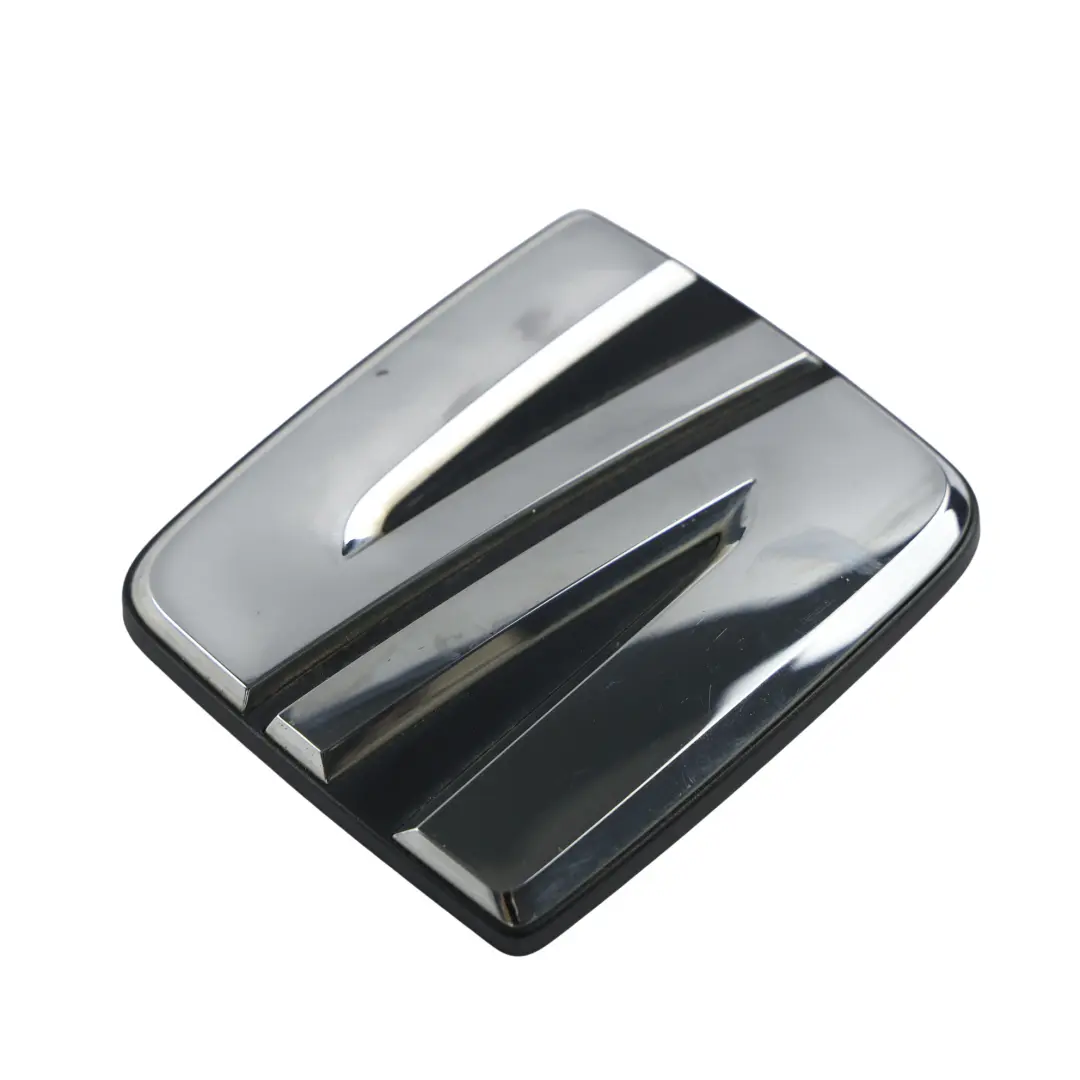 7N Kofferraum Emblem Logo Poliert Chrom Plakette für Seat Alhambra mit Teilenummer 7N5853630 Seat Alhambra 7N Kofferraum Emblem Logo Poliert Chrom Plakette - SKU 7N5853630 - Teilenummer 7N5853630
