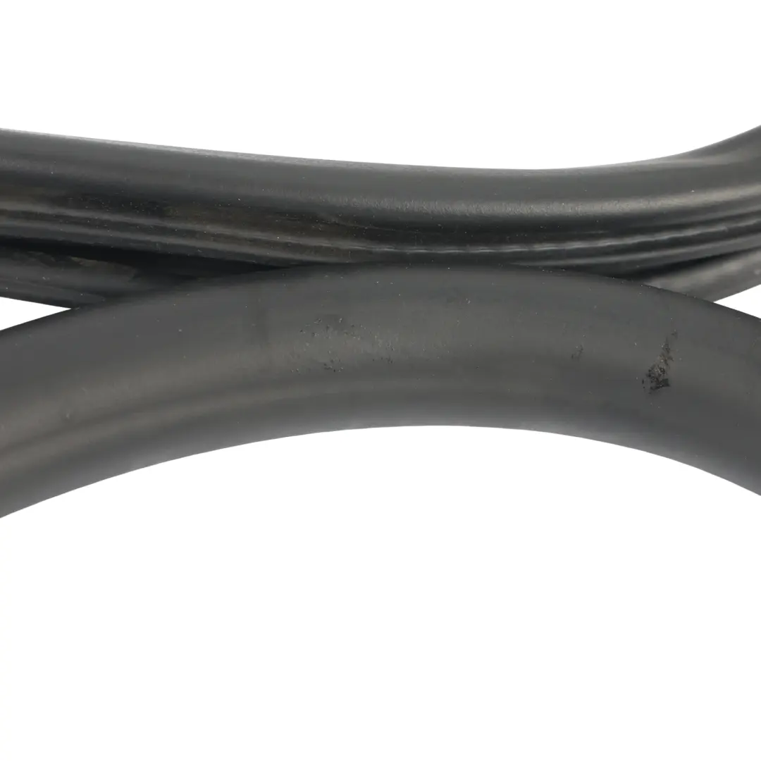 7P Guarnizione Porta Anteriore Sinistra Destra per Volkswagen Touareg con numero di parte 7P0867365C Volkswagen Touareg 7P Guarnizione Porta Anteriore Sinistra Destra - SKU 7P0867365C - Numero di parte 7P0867365C