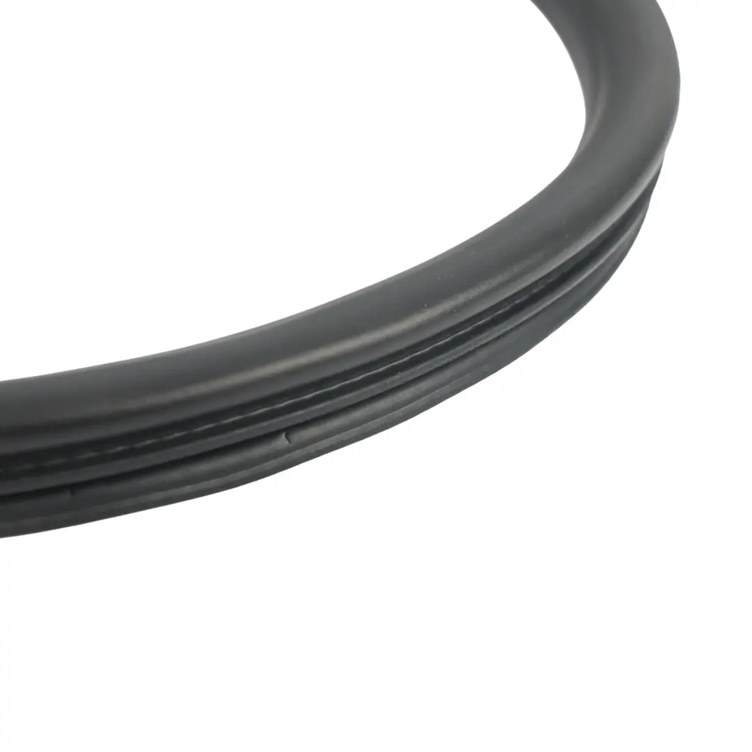 7P Uszczelka Drzwi Gumowa Tylna Lewa Prawa do Volkswagen Touareg o numerze 7P0867367E Volkswagen Touareg 7P Uszczelka Drzwi Gumowa Tylna Lewa Prawa - SKU 7P0867367E - Numer Części 7P0867367E