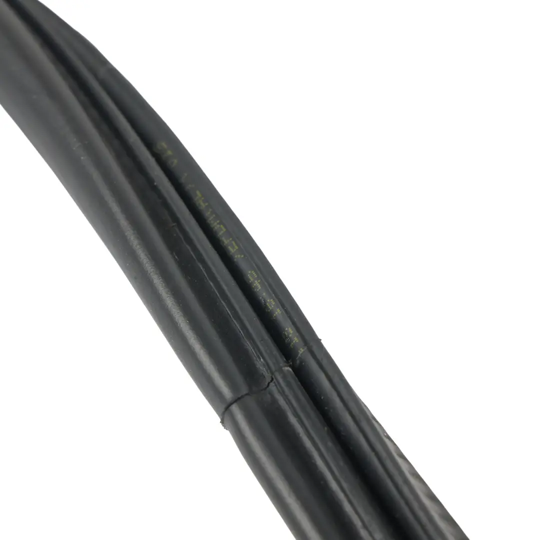 7P Uszczelka Drzwi Gumowa Tylna Lewa Prawa do Volkswagen Touareg o numerze 7P0867367E Volkswagen Touareg 7P Uszczelka Drzwi Gumowa Tylna Lewa Prawa - SKU 7P0867367E - Numer Części 7P0867367E