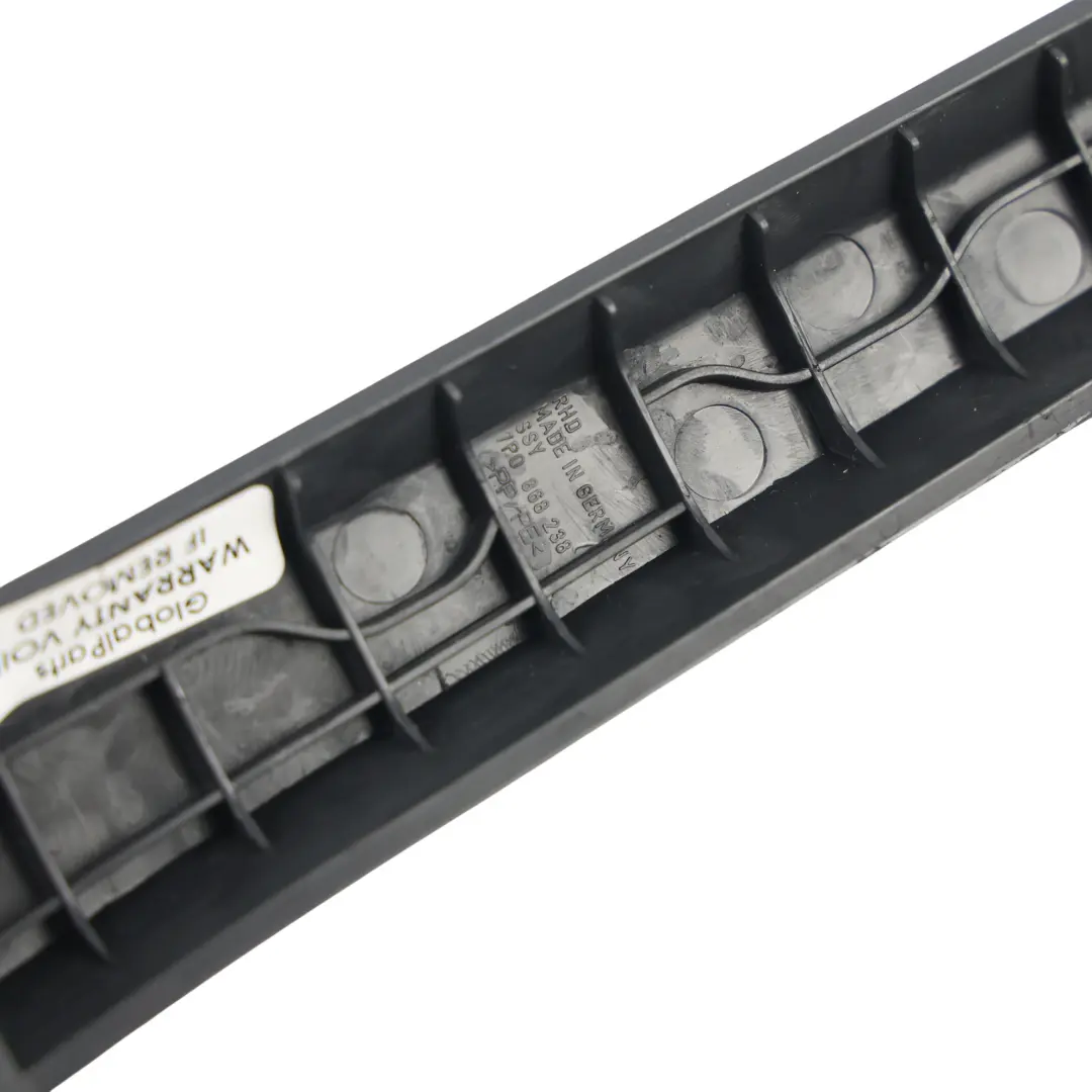 7P Osłona Słupka A Środkowa Prawa Czarna do Volkswagen Touareg o numerze 7P0868238A Volkswagen Touareg 7P Osłona Słupka A Środkowa Prawa Czarna - SKU 7P0868238A - Numer Części 7P0868238A