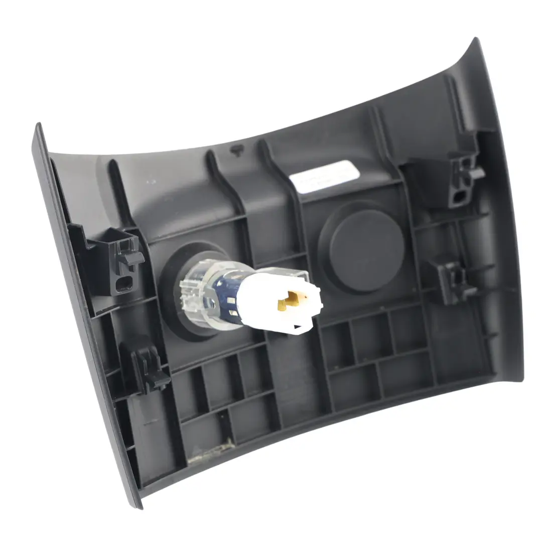 Tylna Osłona Konsoli Gniazdo 12V Beżowa do Porsche Cayenne 92A o numerze 7P5863440 Porsche Cayenne 92A Tylna Osłona Konsoli Gniazdo 12V Beżowa - SKU 7P5863440-1 - Numer Części 7P5863440