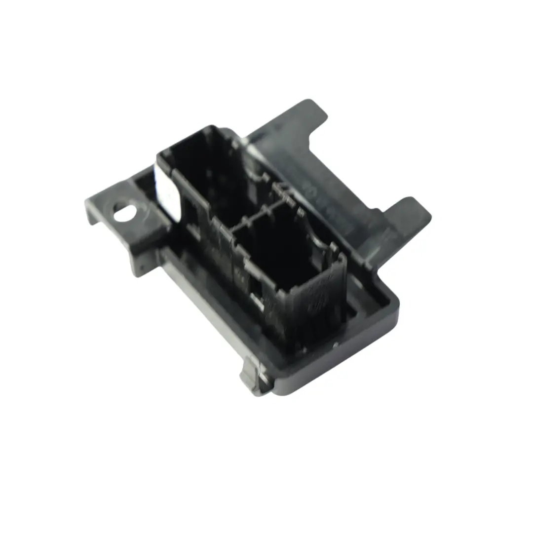 Porsche Cayenne 92A USB AUX Anschluss Blende Verkleidung - SKU 7P5863797 - Teilenummer 7P5863797