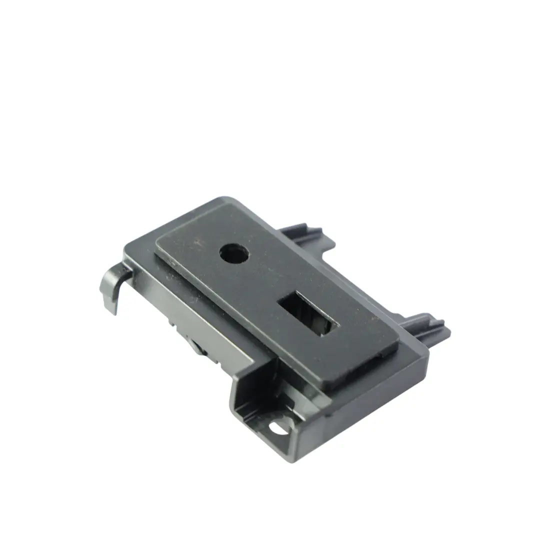 Porsche Cayenne 92A USB AUX Anschluss Blende Verkleidung - SKU 7P5863797 - Teilenummer 7P5863797