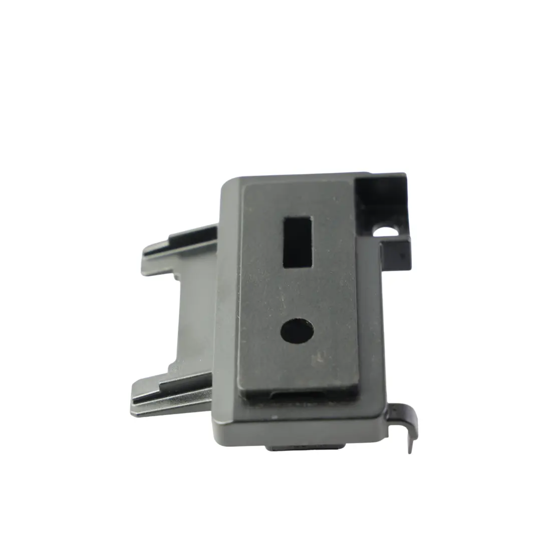 Porsche Cayenne 92A USB AUX Anschluss Blende Verkleidung - SKU 7P5863797 - Teilenummer 7P5863797