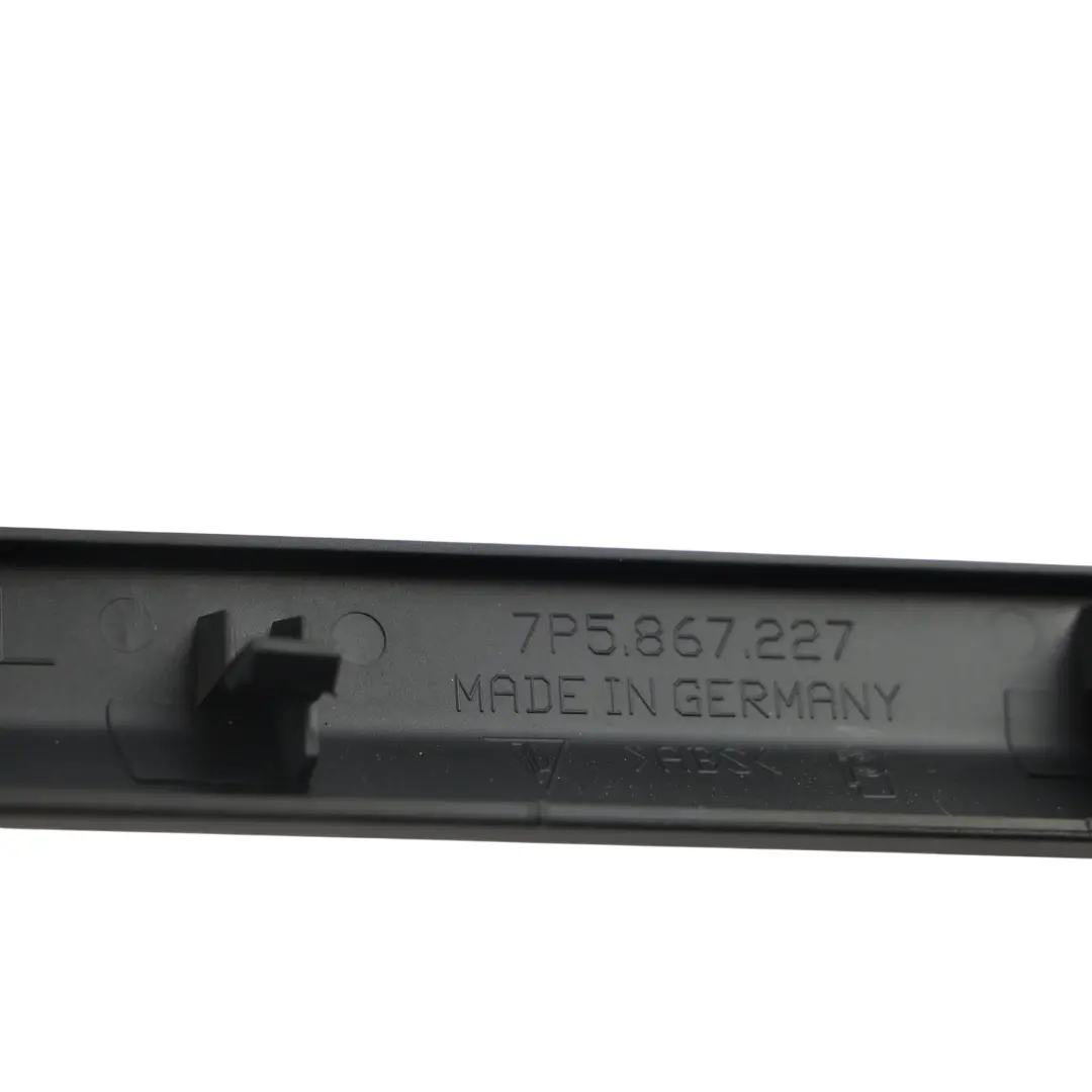 958 Baguette Moulure Panneau Porte Avant Gauche pour Porsche Cayenne à propos du numéro de pièce 7P5867227 Porsche Cayenne 958 Baguette Moulure Panneau Porte Avant Gauche - SKU 7P5867227 - Numéro de pièce 7P5867227
