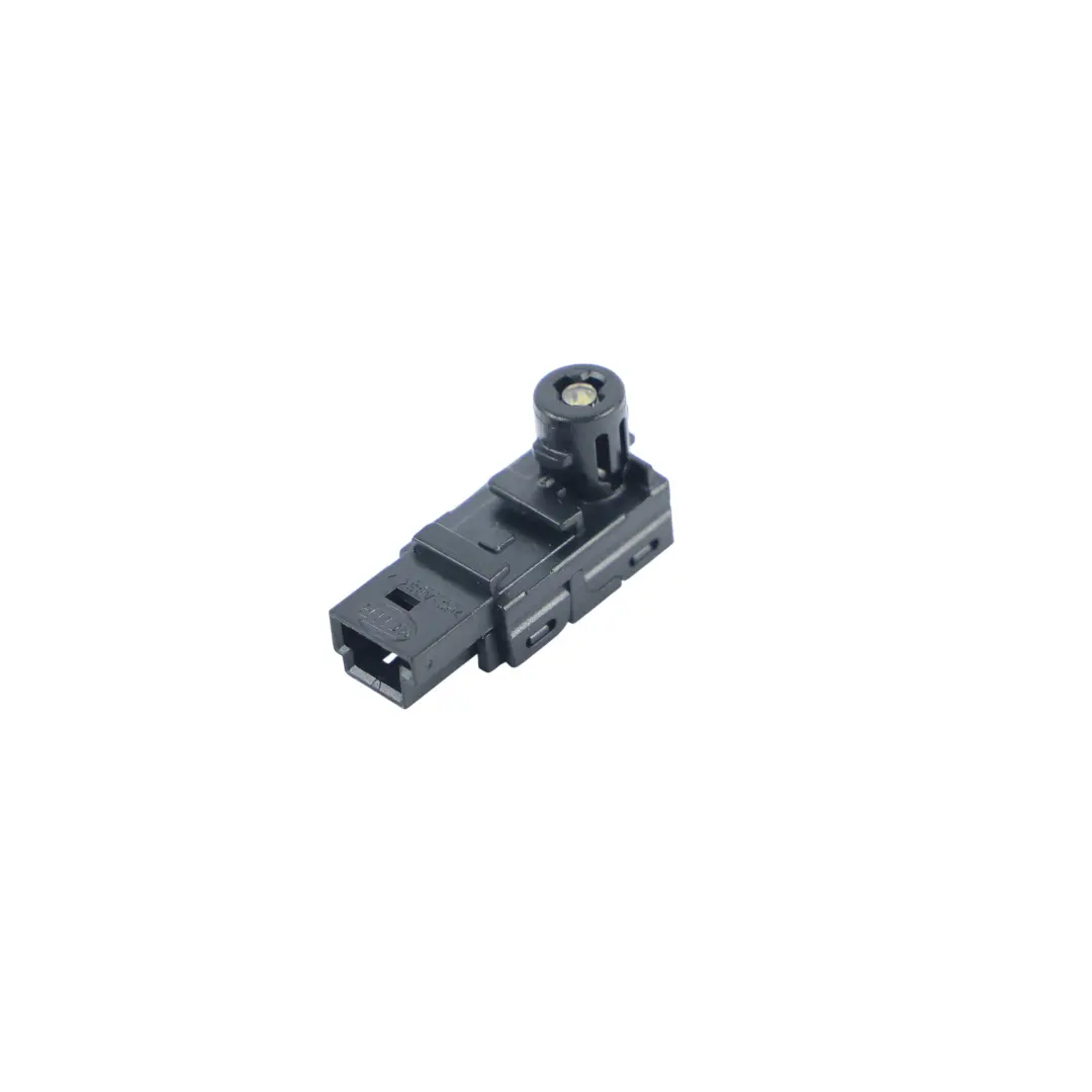 Porsche Cayenne 92A Conector Enchufe Luz Interior - SKU 7P5947145 - Número de pieza 7P5947145