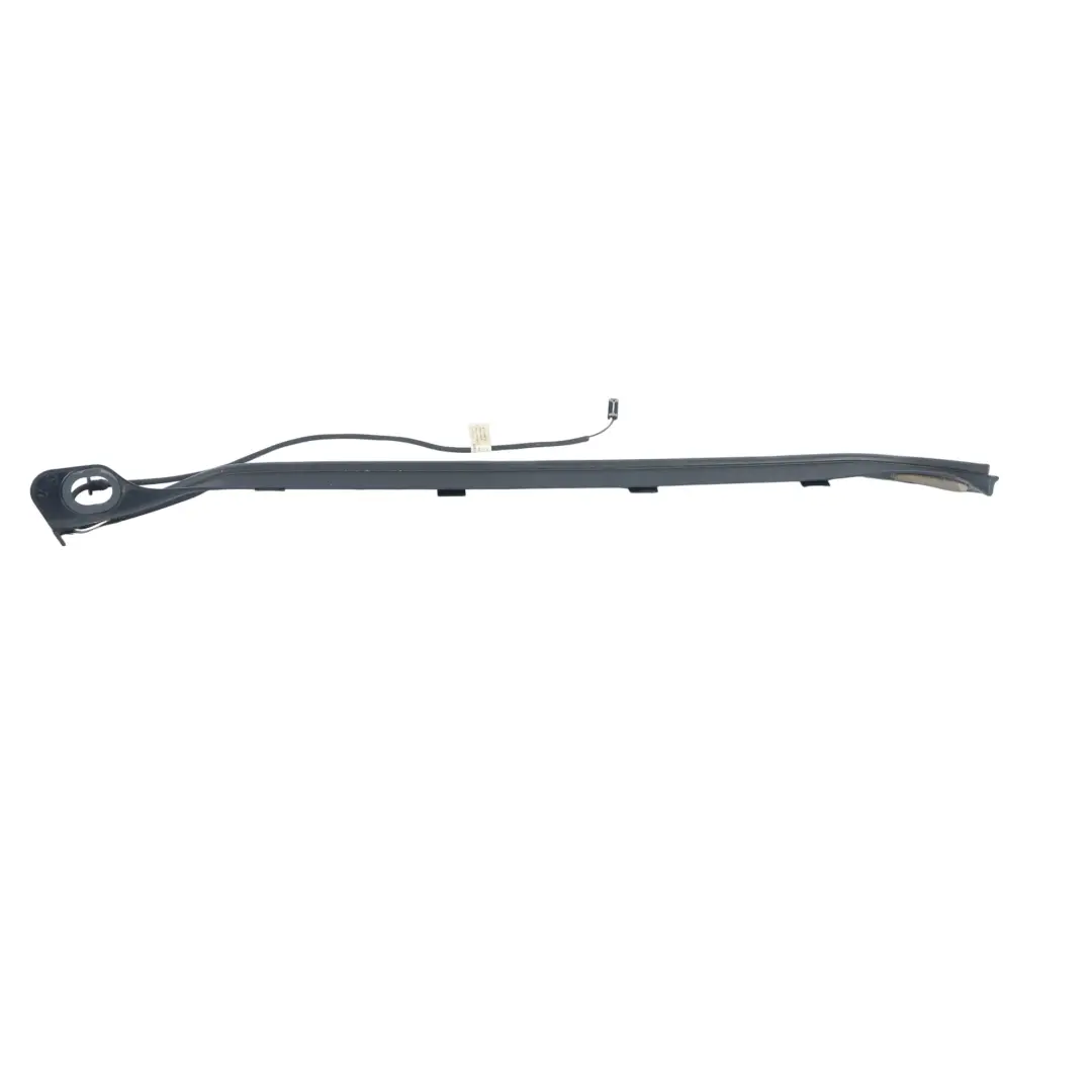 7P Moldura Protectora Portón Trasero Derecha para Volkswagen Touareg con número de pieza 7P6827712 Volkswagen Touareg 7P Moldura Protectora Portón Trasero Derecha - SKU 7P6827712 - Número de pieza 7P6827712