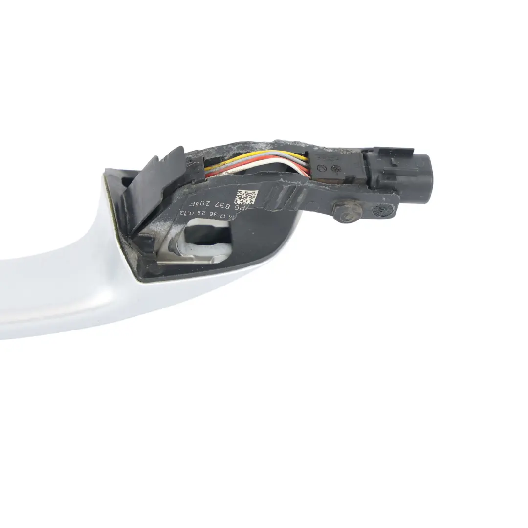 7P Klamka Przednia Tylna Lewa Keyless X7W do Volkswagen Touareg o numerze 7P6837205F Volkswagen Touareg 7P Klamka Przednia Tylna Lewa Keyless X7W - SKU 7P6837205F-ICS - Numer Części 7P6837205F