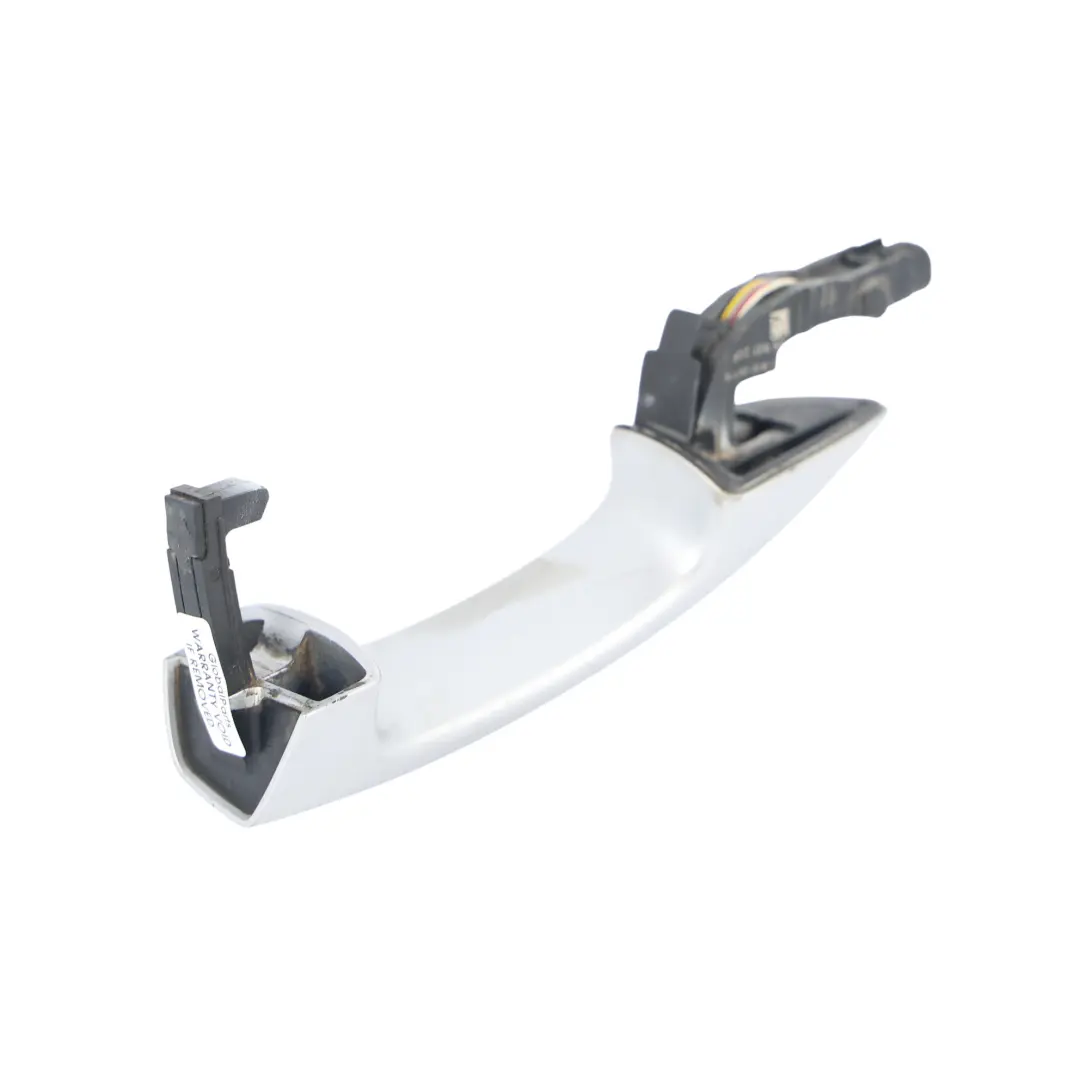 7P Poignée Porte Avant Arrière Droite Argent Glace pour Volkswagen Touareg à propos du numéro de pièce 7P6837206F Volkswagen Touareg 7P Poignée Porte Avant Arrière Droite Argent Glace - SKU 7P6837206F-ICS - Numéro de pièce 7P6837206F