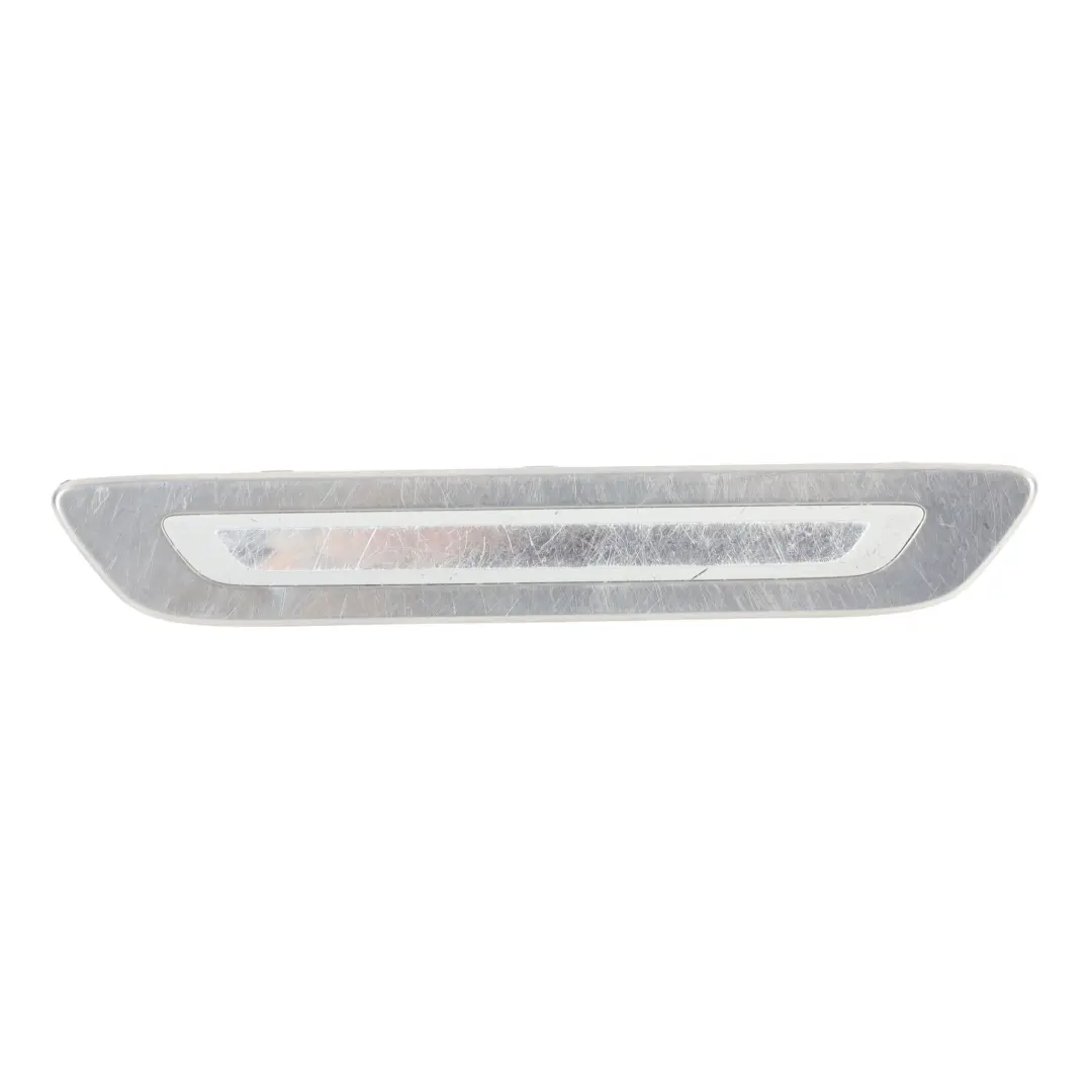 7P Listwa Progowa Tylna Prawa Chromowana do Volkswagen Touareg o numerze 7P6853174J Volkswagen Touareg 7P Listwa Progowa Tylna Prawa Chromowana - SKU 7P6853174J - Numer Części 7P6853174J
