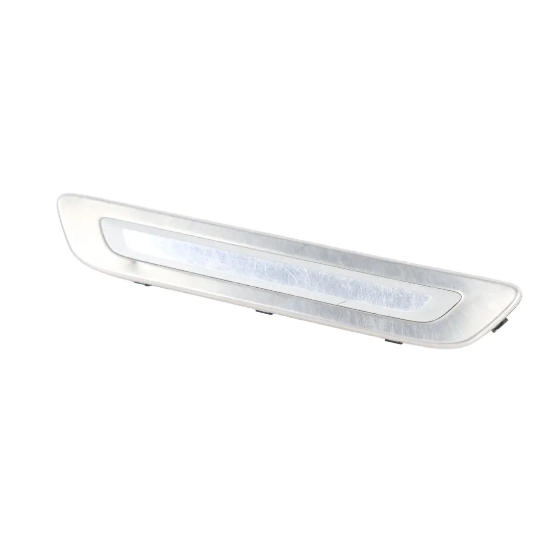 7P Listwa Progowa Tylna Prawa Chromowana do Volkswagen Touareg o numerze 7P6853174J Volkswagen Touareg 7P Listwa Progowa Tylna Prawa Chromowana - SKU 7P6853174J - Numer Części 7P6853174J