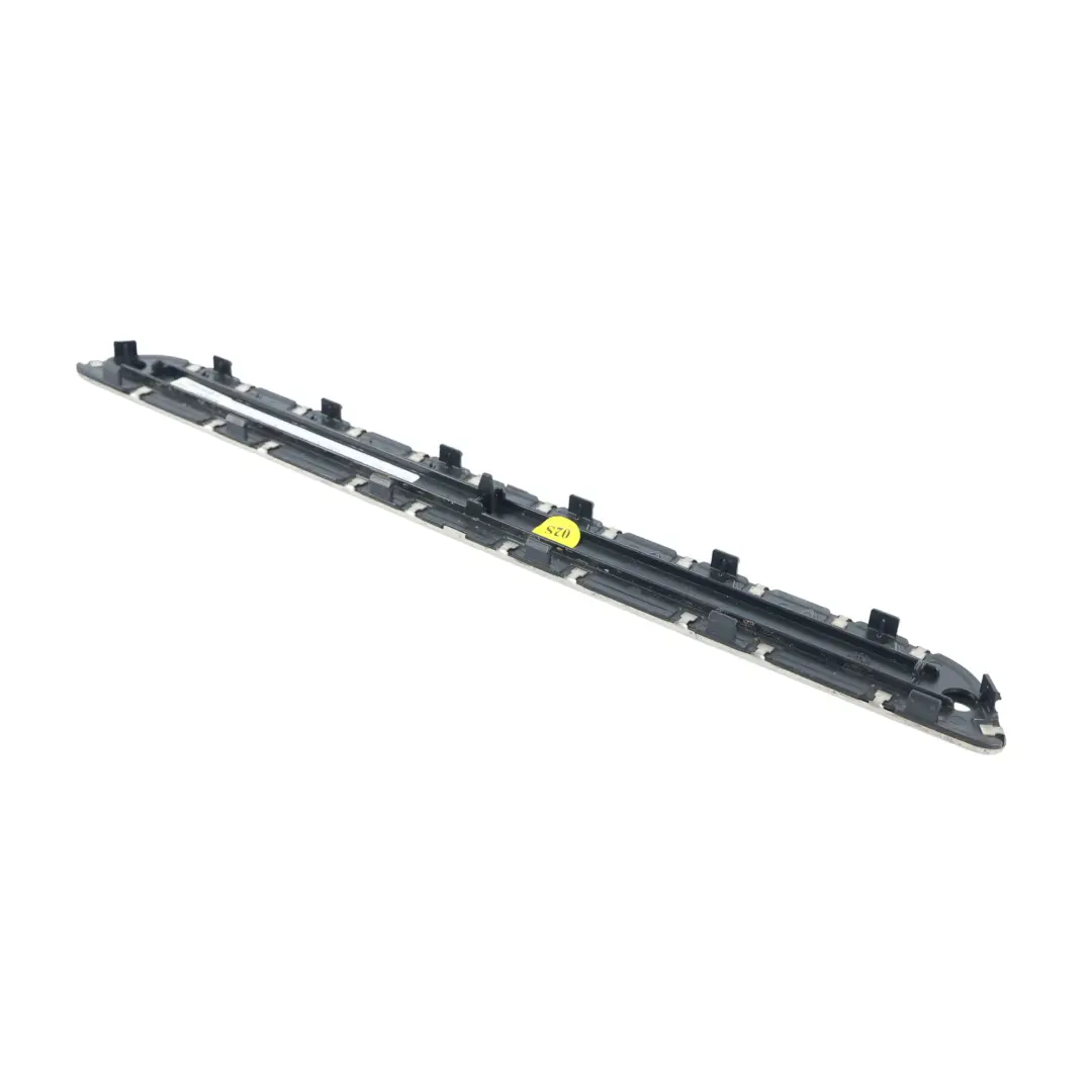 7P R-Line Seuil Porte Garniture Avant Droit pour Volkswagen Touareg à propos du numéro de pièce 7P6853468J Volkswagen Touareg 7P R-Line Seuil Porte Garniture Avant Droit - SKU 7P6853468J - Numéro de pièce 7P6853468J