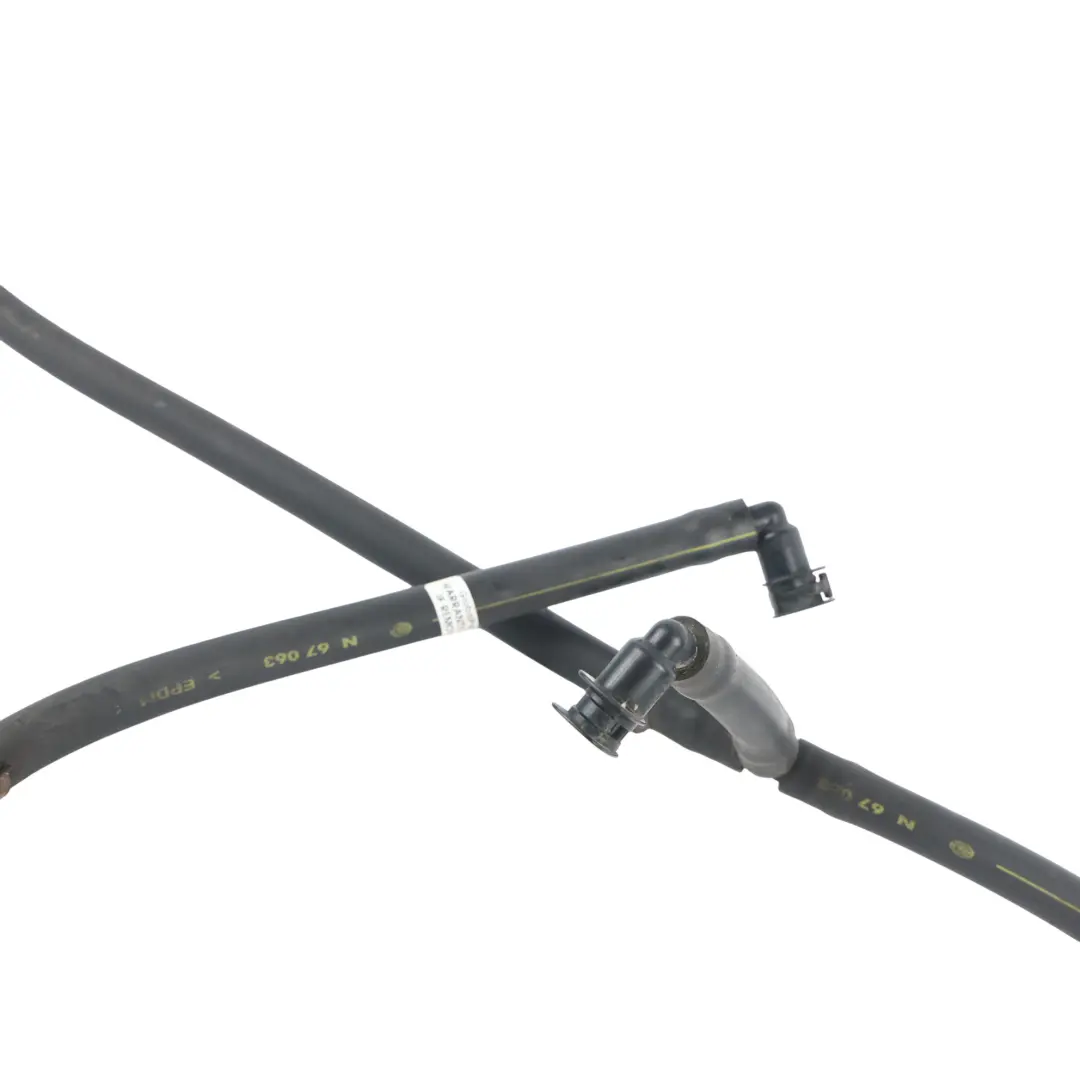 7P Manguera Tubo Lavafaros para Volkswagen Touareg con número de pieza 7P6955970A Volkswagen Touareg 7P Manguera Tubo Lavafaros - SKU 7P6955970A - Número de pieza 7P6955970A
