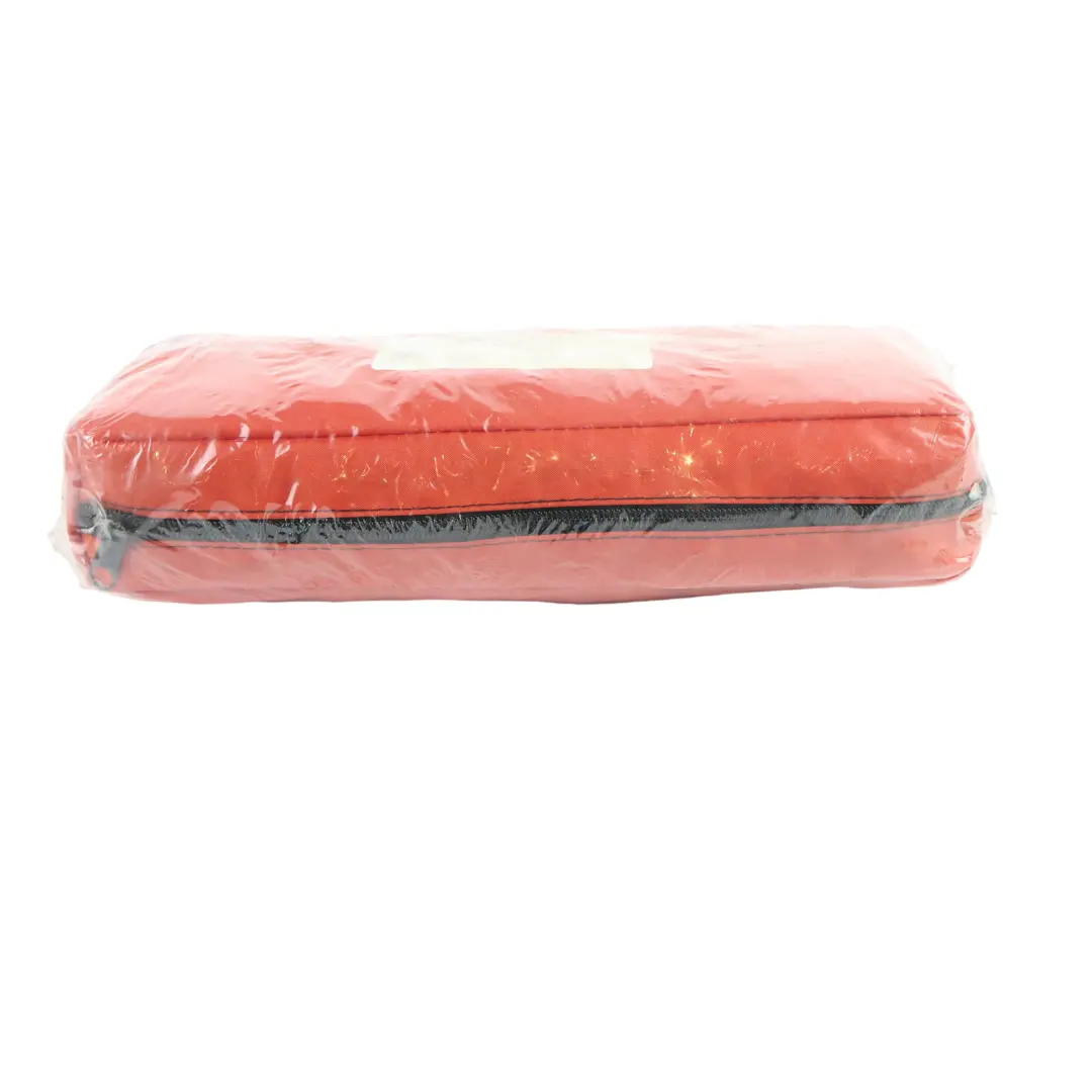 Kit Botiquín Primeros Auxilios Bolsa Roja para Porsche Cayenne 92A con número de pieza 7PP860282A Porsche Cayenne 92A Kit Botiquín Primeros Auxilios Bolsa Roja - SKU 7PP860282A - Número de pieza 7PP860282A