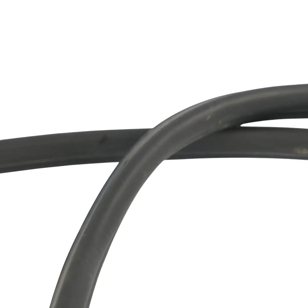 Mk4 Front Door Seal Gasket Rubber Left N/S to Ford Mondeo with Part number 7S71-A20709-AF Ford Mondeo Mk4 Front Door Seal Gasket Rubber Left N/S - SKU 7S71-A20709-AF - Part number 7S71-A20709-AF
