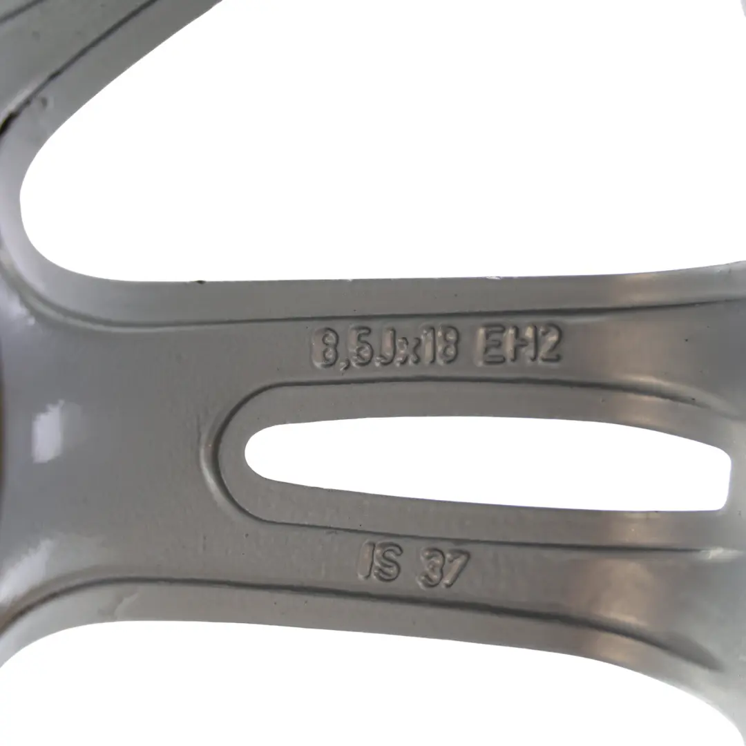 Tylna Felga Aluminiowa 18" 8,5J do BMW E90 E91 E92 o numerze 8036934 BMW E90 E91 E92 Tylna Felga Aluminiowa 18" 8,5J - SKU 8036934-1 - Numer Części 8036934
